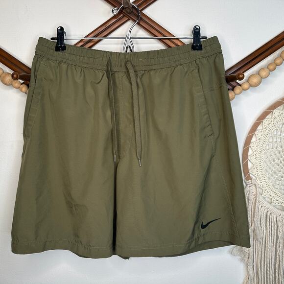 Nike Dri Fit Green Athletic Shorts - Picture 1 of 3